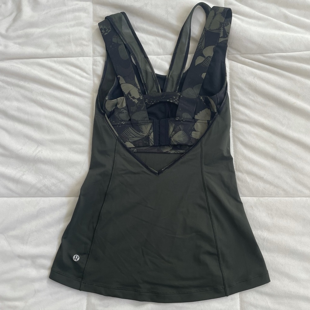 Size 4 lululemon workout top